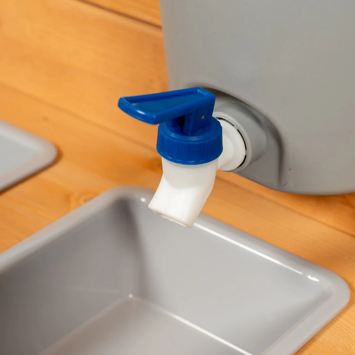 Play kitchen for outside