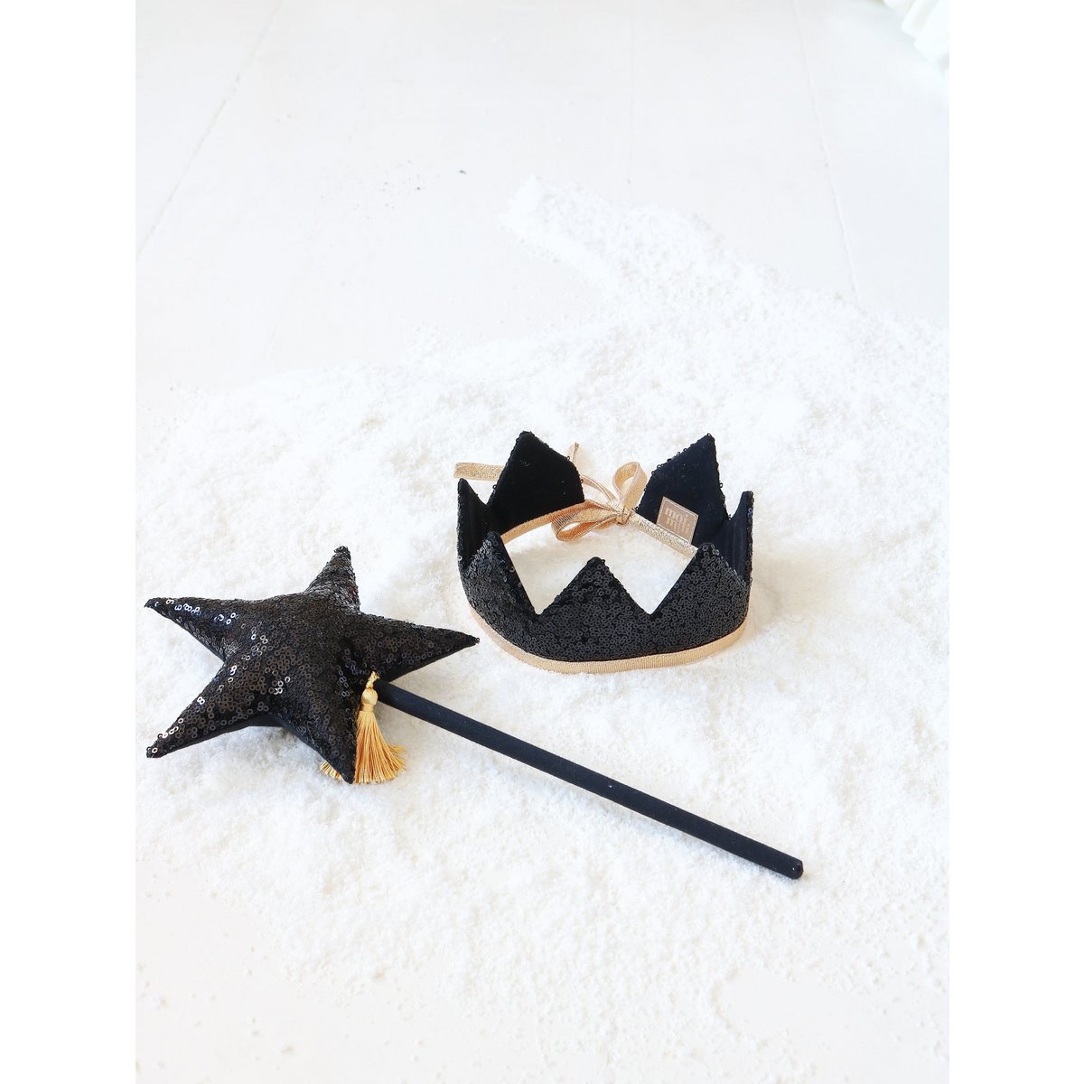 “Black Sequins” Wand