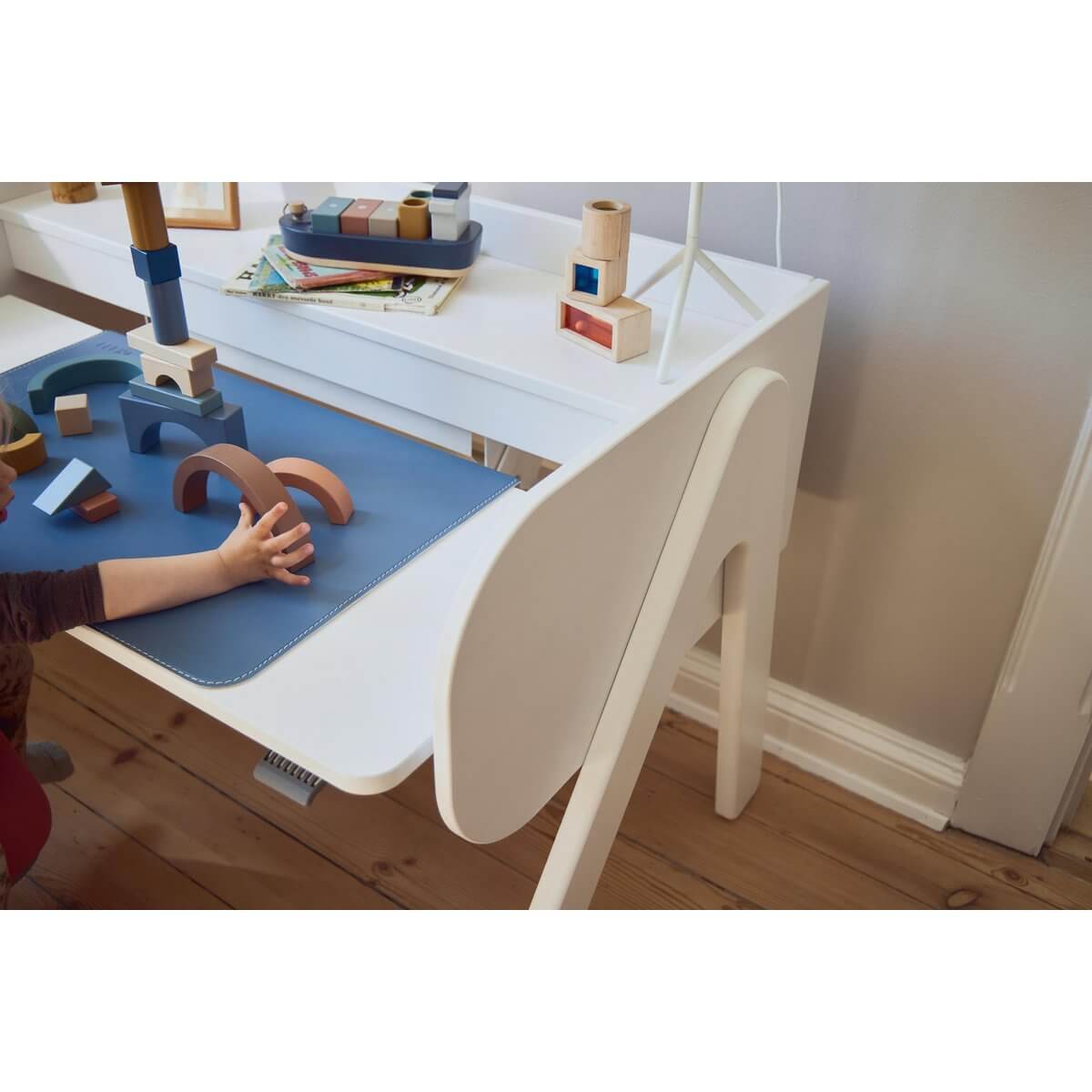 Woody desk, white