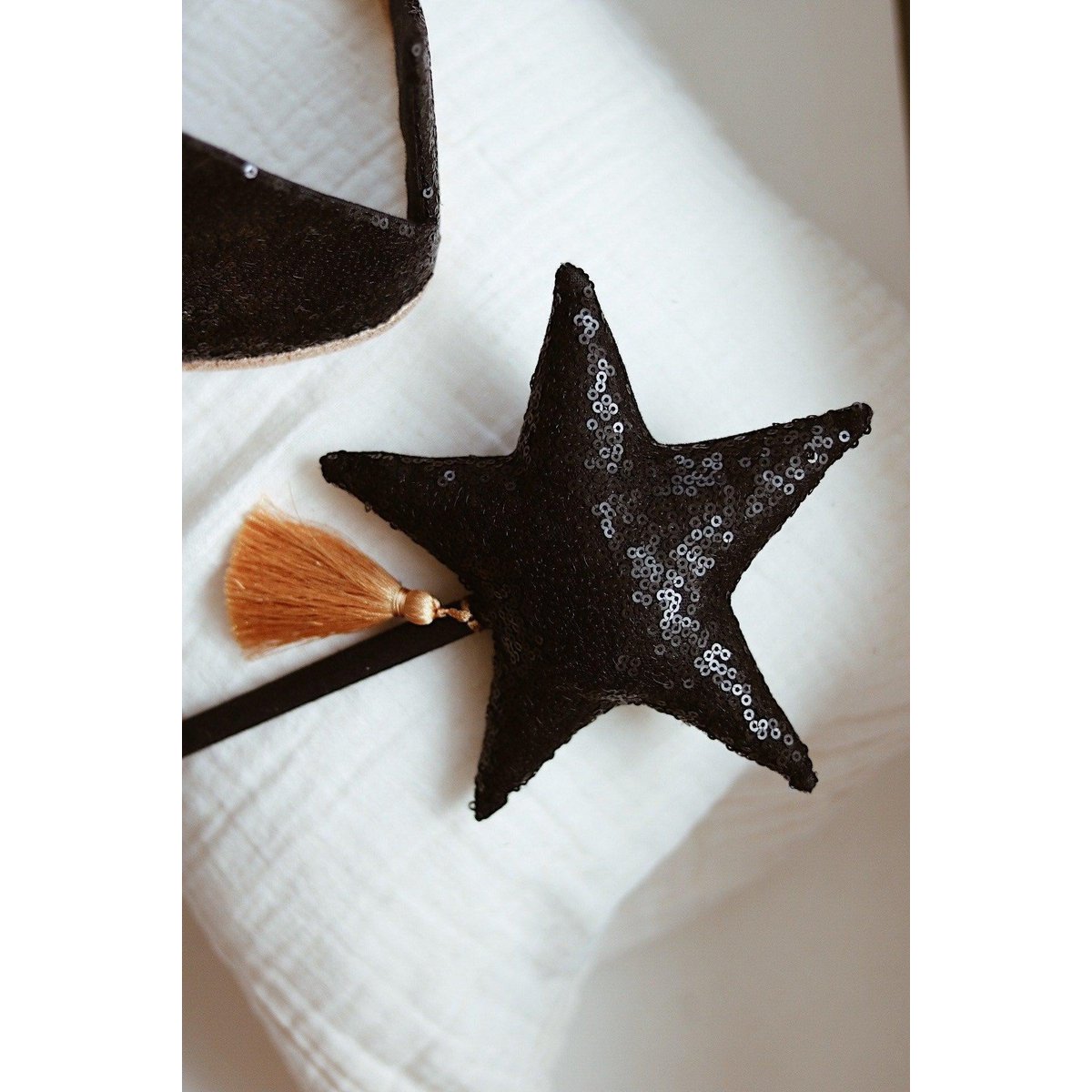 “Black Sequins” Wand
